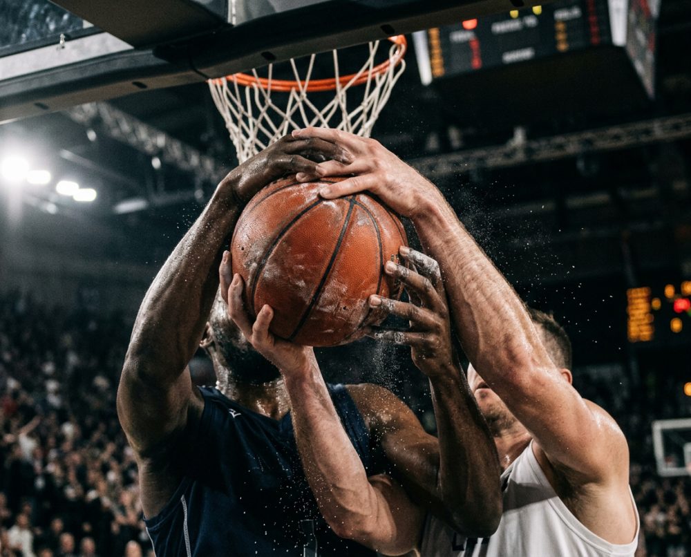 NBA菲尼克斯太阳与密尔沃基雄鹿交锋落幕，转折点出现在这些地方